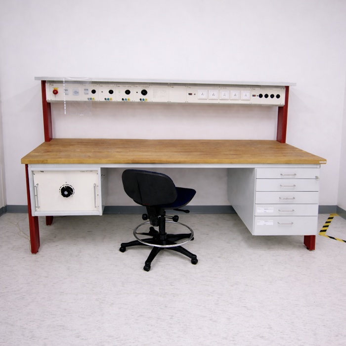 實(shí)驗(yàn)室工作臺(tái)